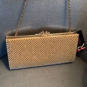 NWT Sondra Robert’s Crystal Pearl Embellished Gold Evening Clutch with Chain